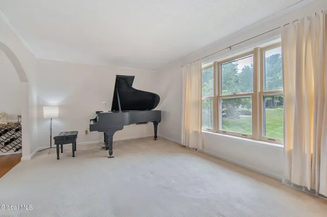 $520,000 | 228 Vincenza Lane, Guilderland, NY 12303