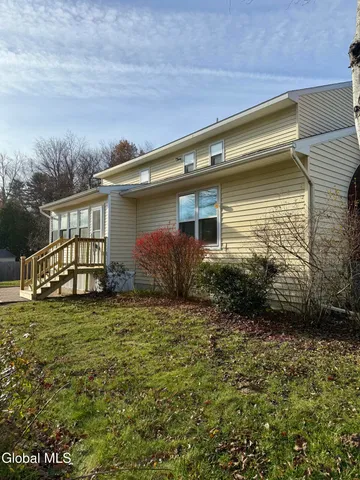 $520,000 | 228 Vincenza Lane, Guilderland, NY 12303