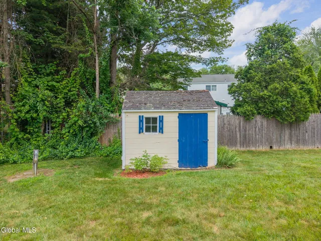 $520,000 | 228 Vincenza Lane, Guilderland, NY 12303