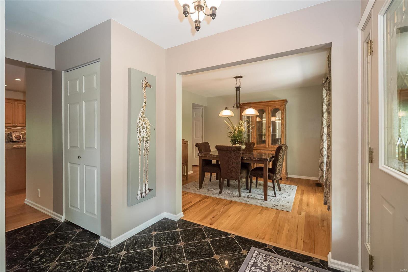 33 Ridgepoint Drive Chesterfield, MO 63017 - Photo 8 of 51 Gallery Image 8