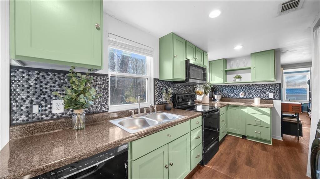 336 Gordon Street Jefferson, GA 30549 - Photo 3 of 21