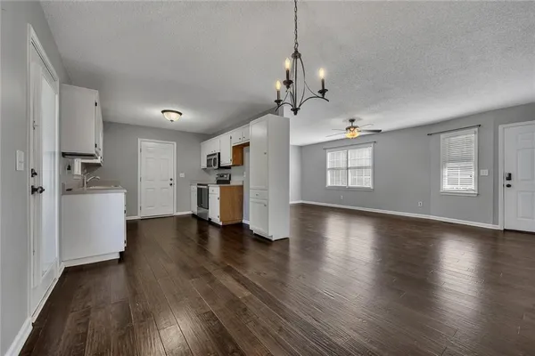$289,900 | 15 Autumn Ridge Drive, Euharlee, GA 30145