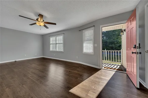 $289,900 | 15 Autumn Ridge Drive, Euharlee, GA 30145