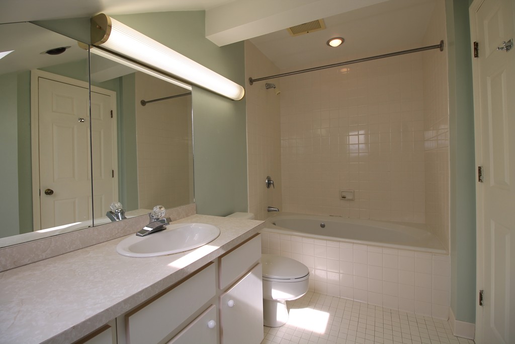 79 Harbourside Road, Unit 79 Quincy, MA 02171 - Photo 13 of 18 Gallery Image 13