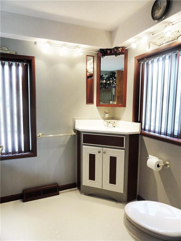 195 Kerr Road Greensburg, PA 15601 - Photo 13 of 25 Spacious first floor bath