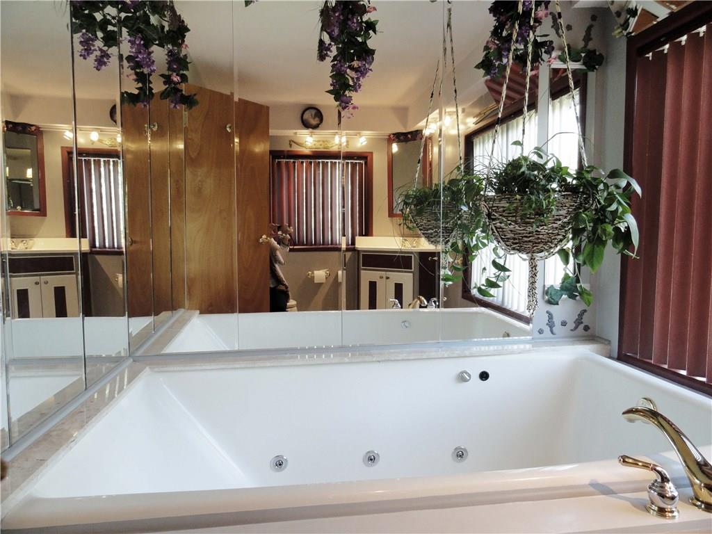 195 Kerr Road Greensburg, PA 15601 - Photo 15 of 25 Jet tub in first floor bath