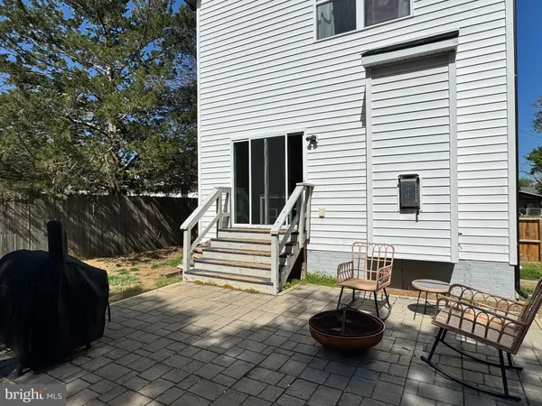 $2,700 | 233 A Church Street, Fredericksburg, VA 22408