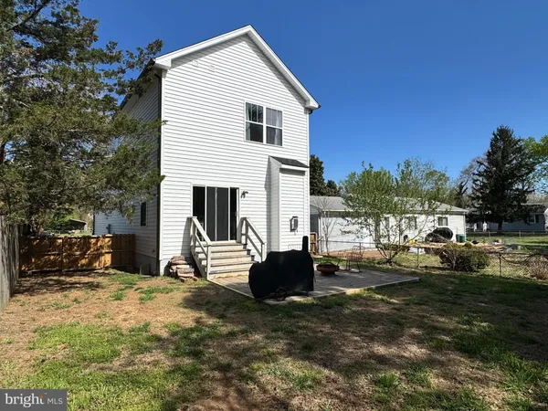 $2,700 | 233 A Church Street, Fredericksburg, VA 22408