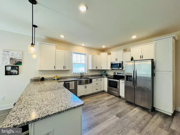 $2,700 | 233 A Church Street, Fredericksburg, VA 22408