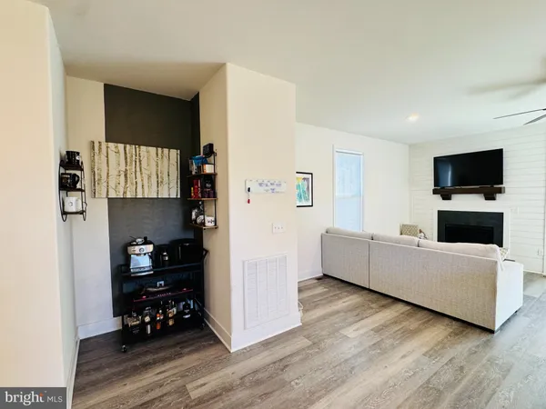 $2,700 | 233 A Church Street, Fredericksburg, VA 22408