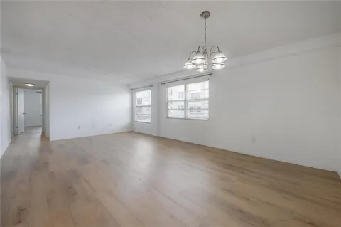 $2,100 | 4681 1st Street Northeast, Unit 209, St. Petersburg, FL 33703