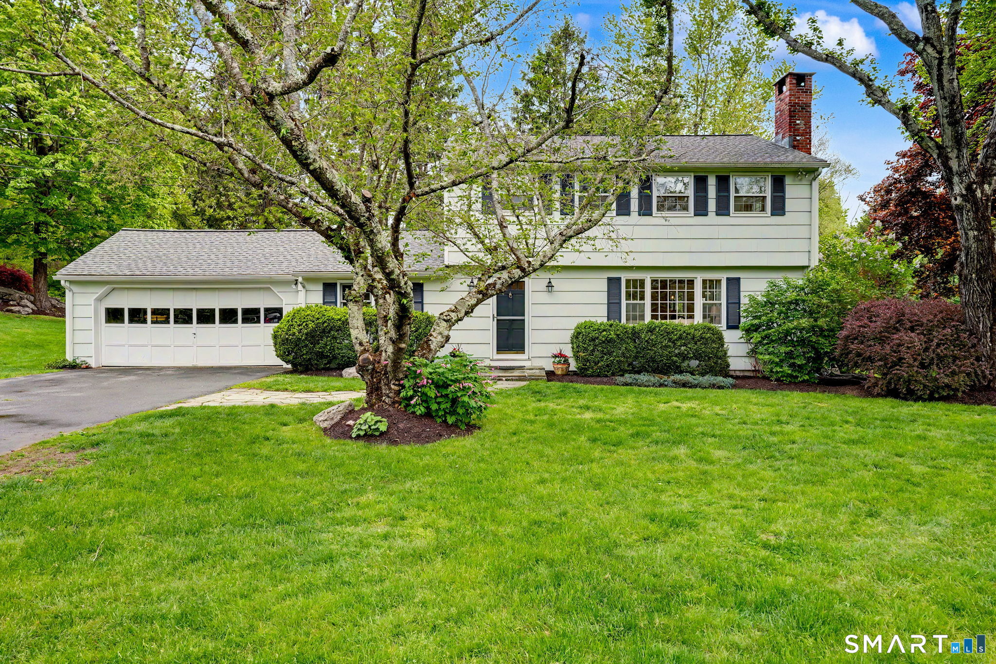 103 Cedar Lane Ridgefield, CT 06877 - Photo 2 of 40
