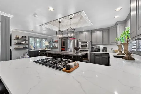 $1,549,000 | 8301 Roe Avenue, Prairie Village, KS 66207
