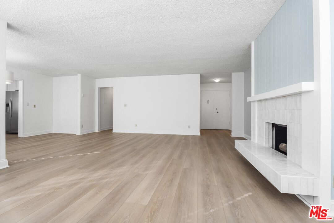 930 3rd Street, Unit 107 Santa Monica, CA 90403 - Photo 4 of 26