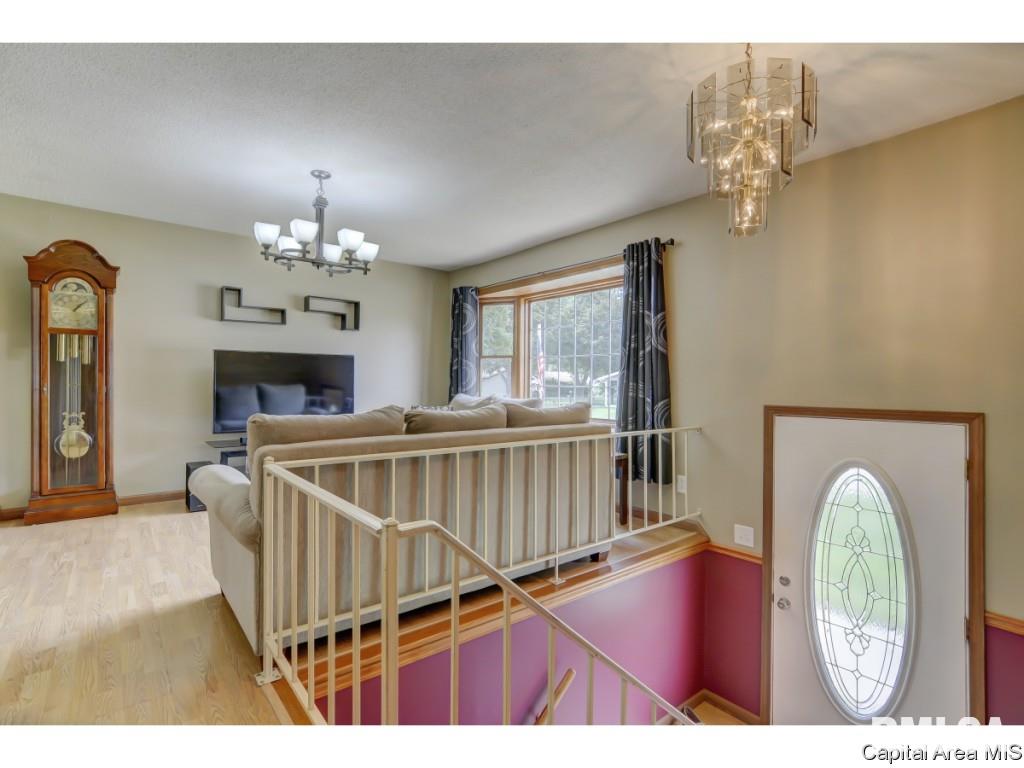 34 Melody Lane Springfield, IL 62702 - Photo 2 of 29 Gallery Image 2