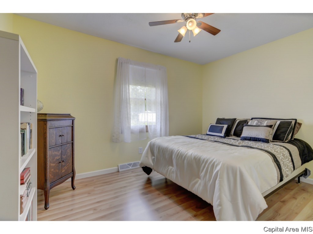 34 Melody Lane Springfield, IL 62702 - Photo 8 of 29 Gallery Image 8