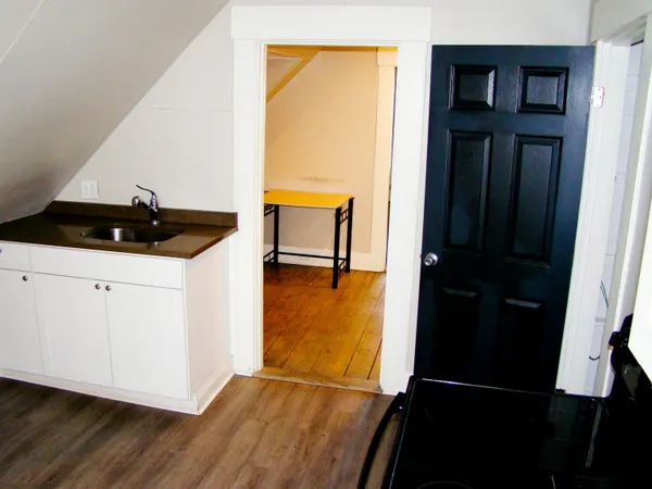 $1,900 | 86 School Street, Unit 3, Manchester, NH 03102