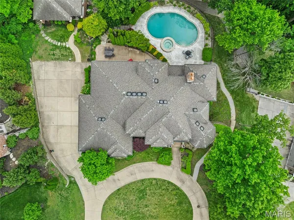 $10,000 | 12932 Sunset Bluff Court, St. Louis, MO 63127