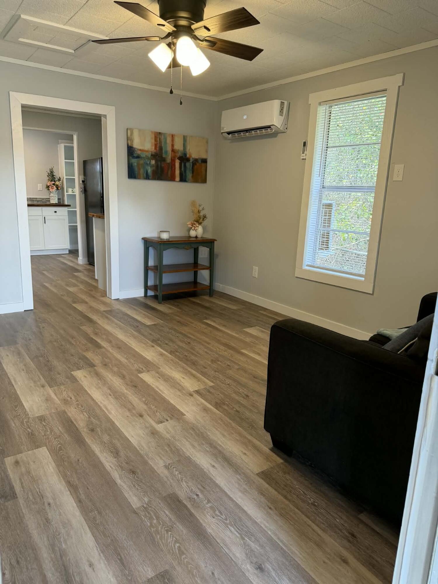 316 South 19th Street DeFuniak Springs, FL 32435 - Photo 3 of 11 Living Room