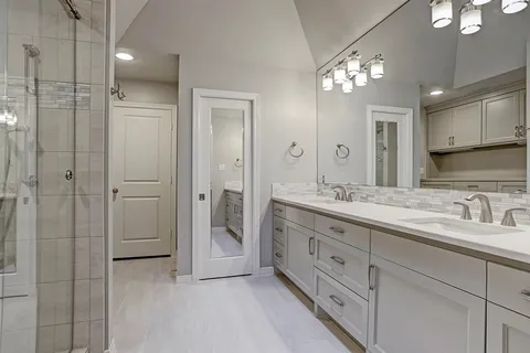 $551,250 | 12625 Memorial Drive, Unit 109, Houston, TX 77024