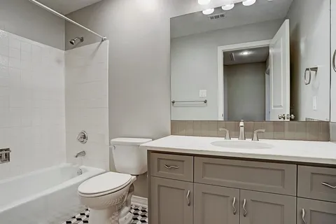 $551,250 | 12625 Memorial Drive, Unit 109, Houston, TX 77024