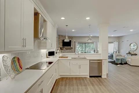 $551,250 | 12625 Memorial Drive, Unit 109, Houston, TX 77024