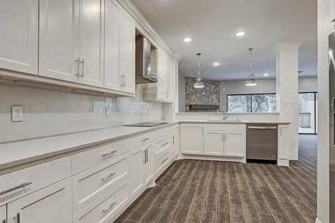 $551,250 | 12625 Memorial Drive, Unit 109, Houston, TX 77024