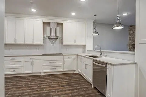 $551,250 | 12625 Memorial Drive, Unit 109, Houston, TX 77024