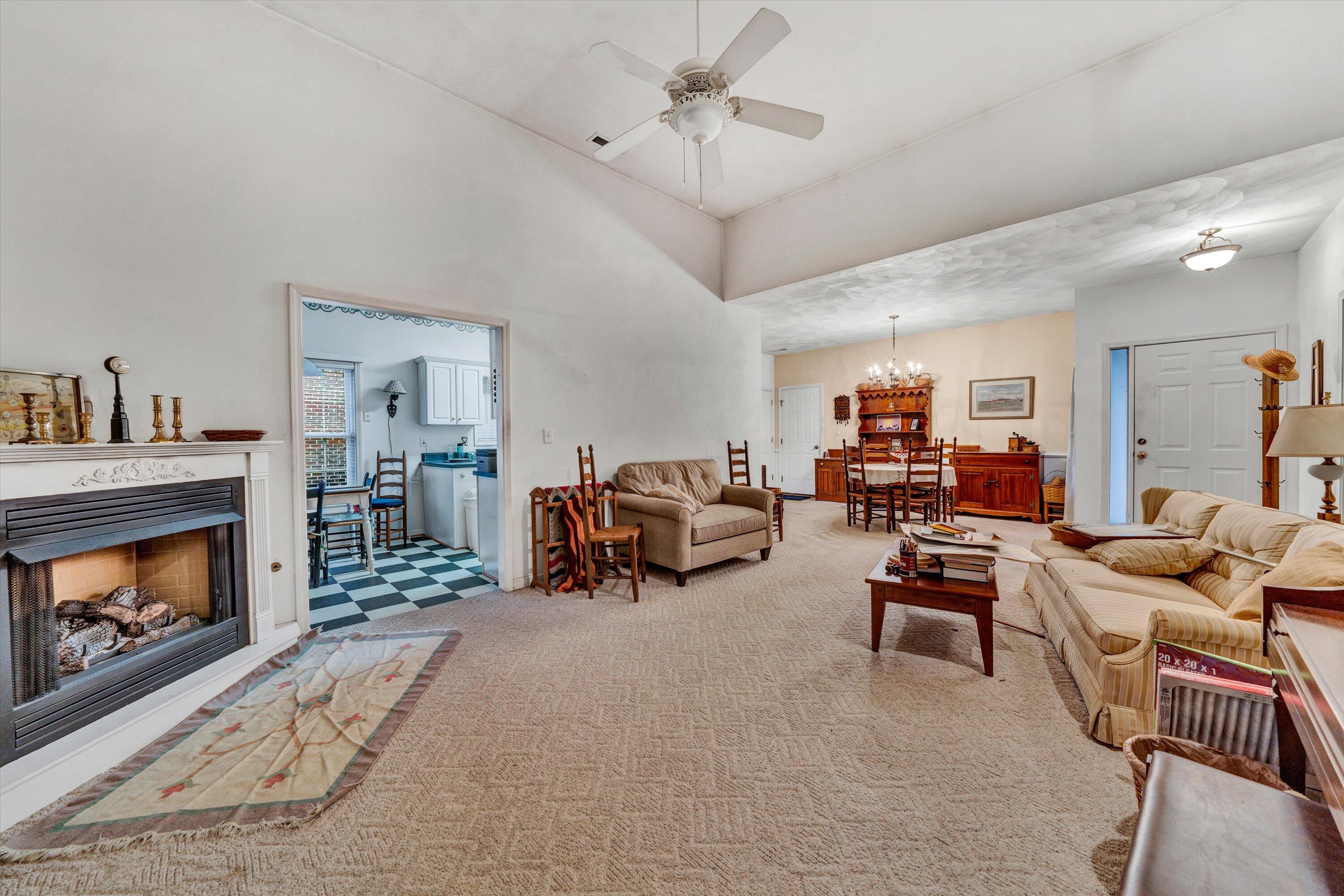 557 Deer Ridge Lane Vinton, VA 24179 - Photo 4 of 21 04-DSC00043