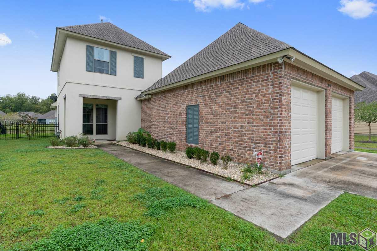 8148 Valencia Court Baton Rouge, LA 70820 - Photo 2 of 23