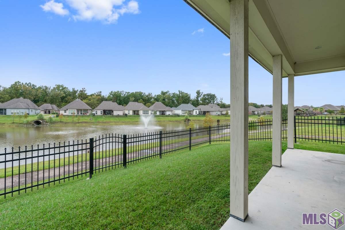 8148 Valencia Court Baton Rouge, LA 70820 - Photo 4 of 23