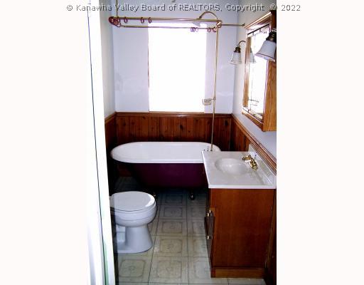 1800 Winfield Road Winfield, WV 25213 - Photo 5 of 8 Master Bath/Spa.