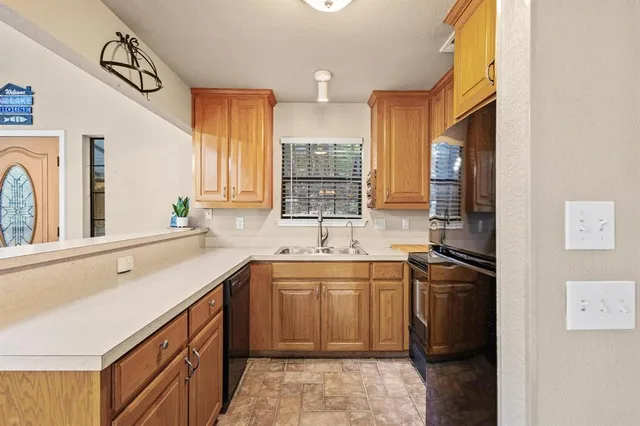 $349,900 | 91 Shadow Lane, Pottsboro, TX 75076