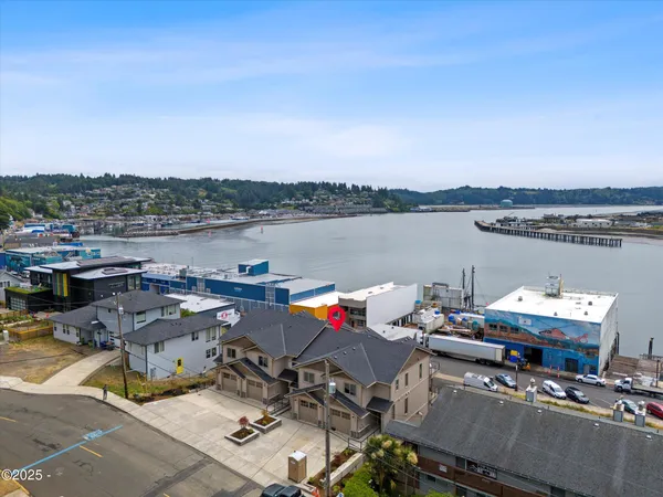 $1,143,632 | 819 Southwest 13th Street, Unit 2, Newport, OR 97365
