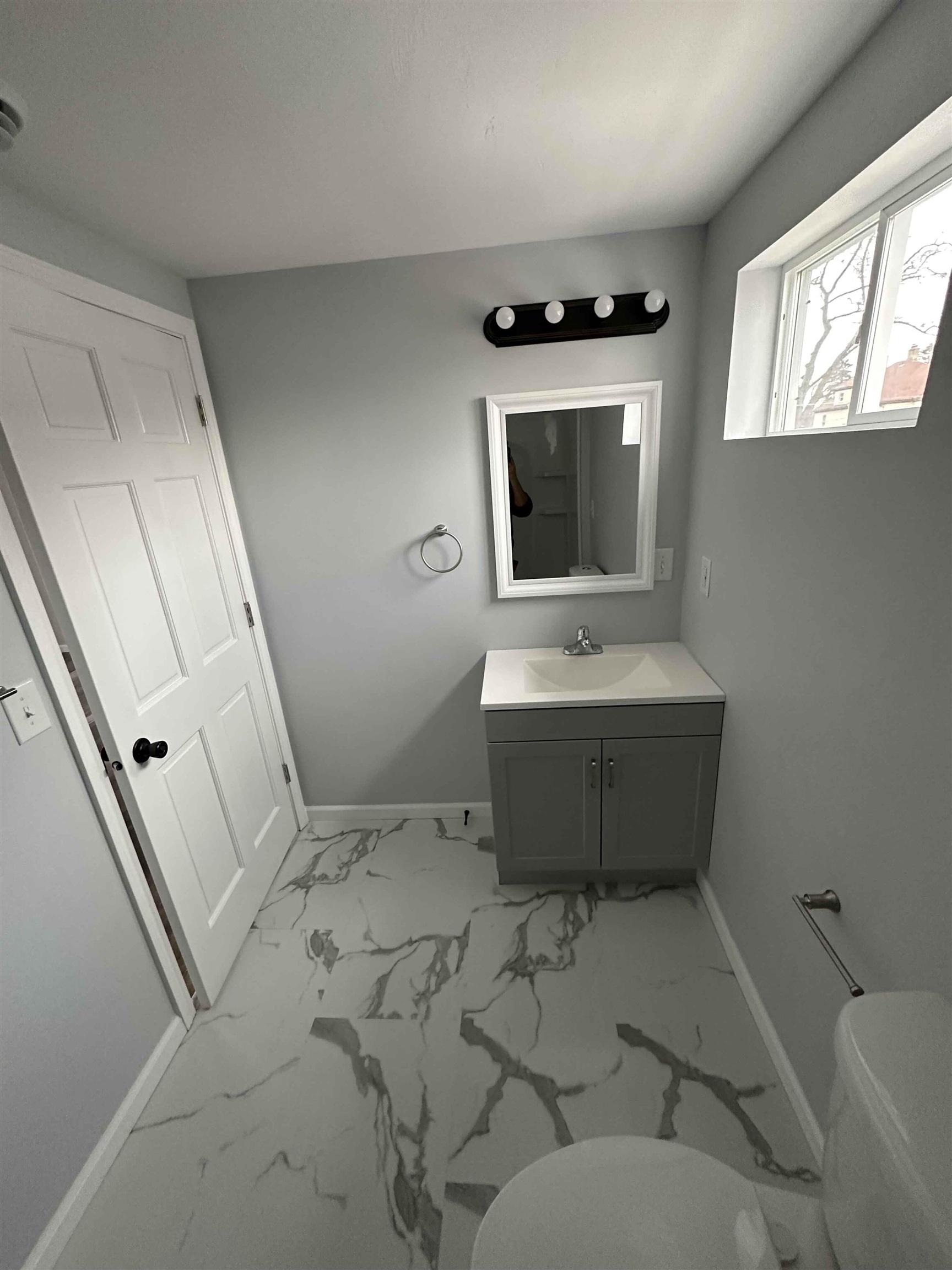 911 St Clair Street Manitowoc, WI 54220 - Photo 17 of 20