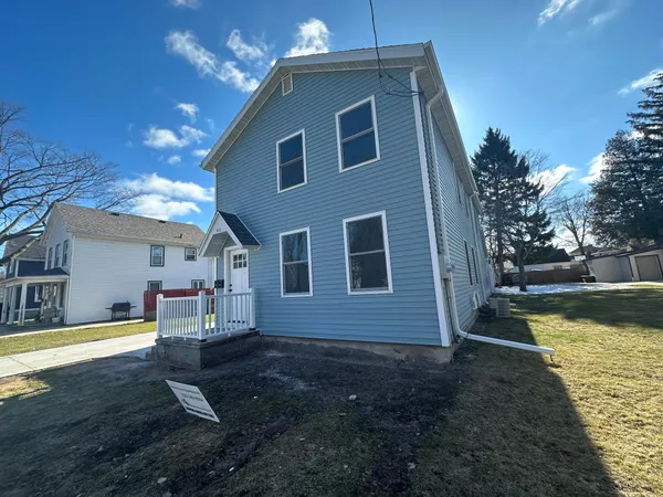 $265,000 | 911 St Clair Street, Manitowoc, WI 54220