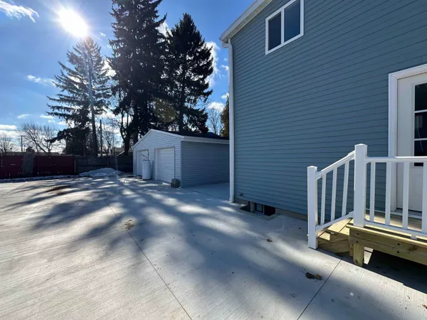 $265,000 | 911 St Clair Street, Manitowoc, WI 54220