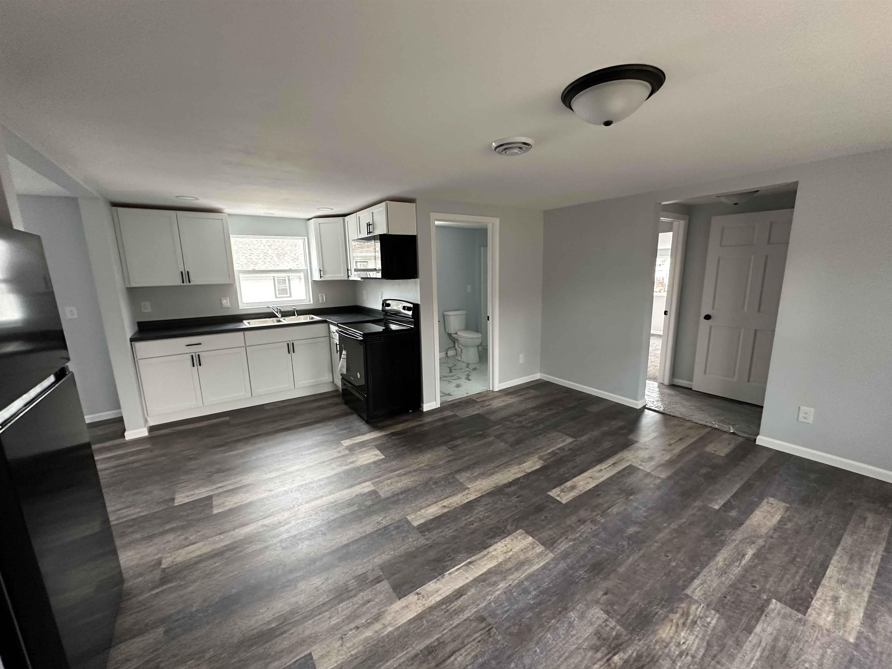 911 St Clair Street Manitowoc, WI 54220 - Photo 7 of 20