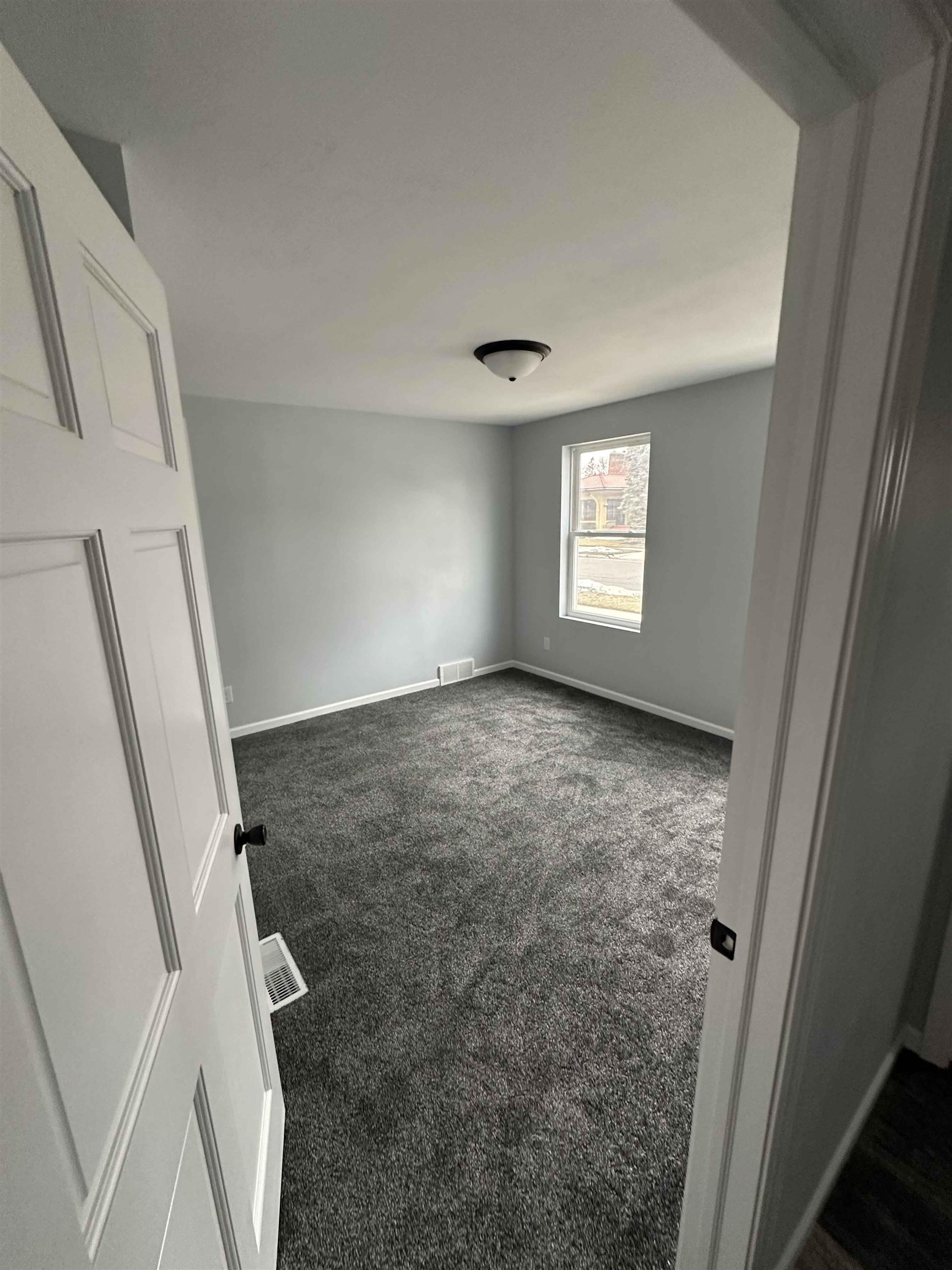 911 St Clair Street Manitowoc, WI 54220 - Photo 10 of 20