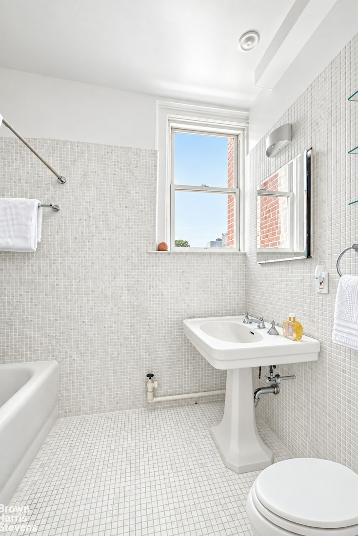 875 Park Avenue, Unit 9A Manhattan, NY 10075 - Photo 11 of 14 Gallery Image 11
