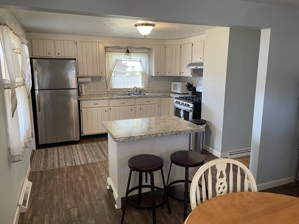 136 Temby Street Springfield, MA 01119 - Photo 4 of 22