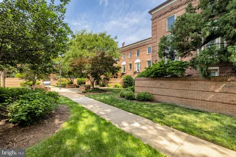 $470,000 | 1115 North Pitt Street, Unit 3A, Alexandria, VA 22314
