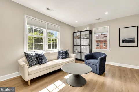 $470,000 | 1115 North Pitt Street, Unit 3A, Alexandria, VA 22314