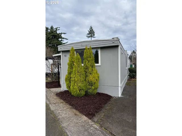 a view of a entryway in the house