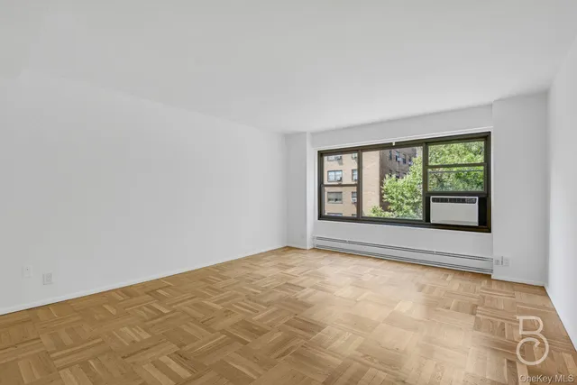 $479,000 | 21-71 34th Avenue, Unit 5D | Astoria