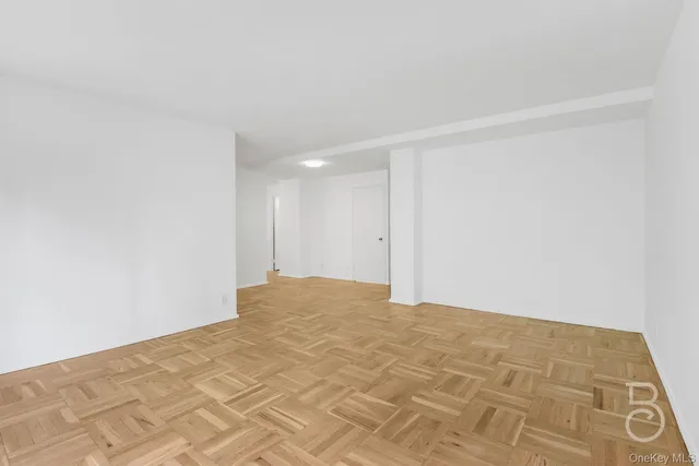 $479,000 | 21-71 34th Avenue, Unit 5D | Astoria