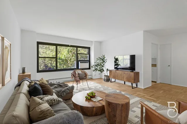 $479,000 | 21-71 34th Avenue, Unit 5D | Astoria