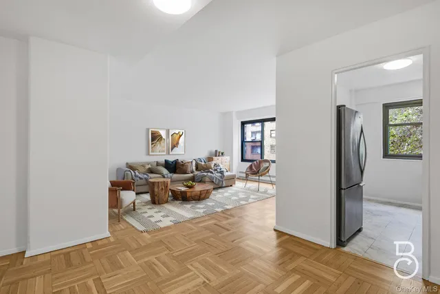 $479,000 | 21-71 34th Avenue, Unit 5D | Astoria