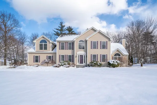 $929,000 | 5 Thistle Lane, Hooksett, NH 03106