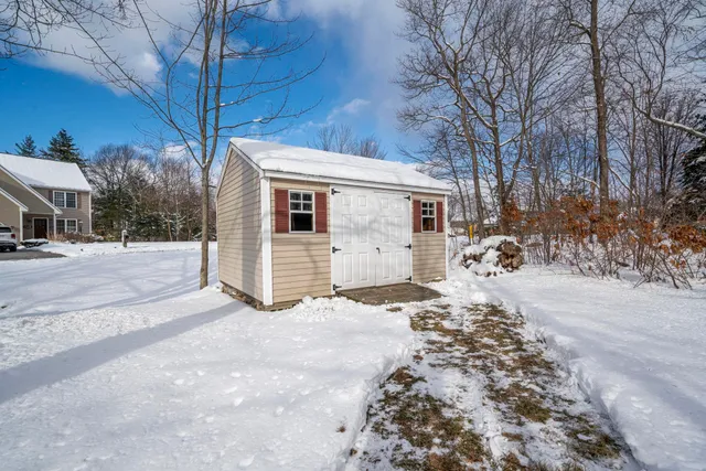 $929,000 | 5 Thistle Lane, Hooksett, NH 03106